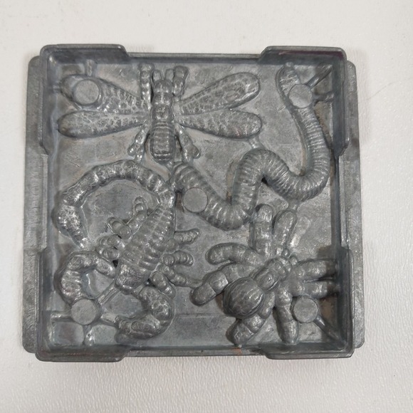 Vintage Toymax CREEPY CRAWLERS Bugs Spider Worm DragonFly Scorpion Metal Mold - Picture 2 of 2